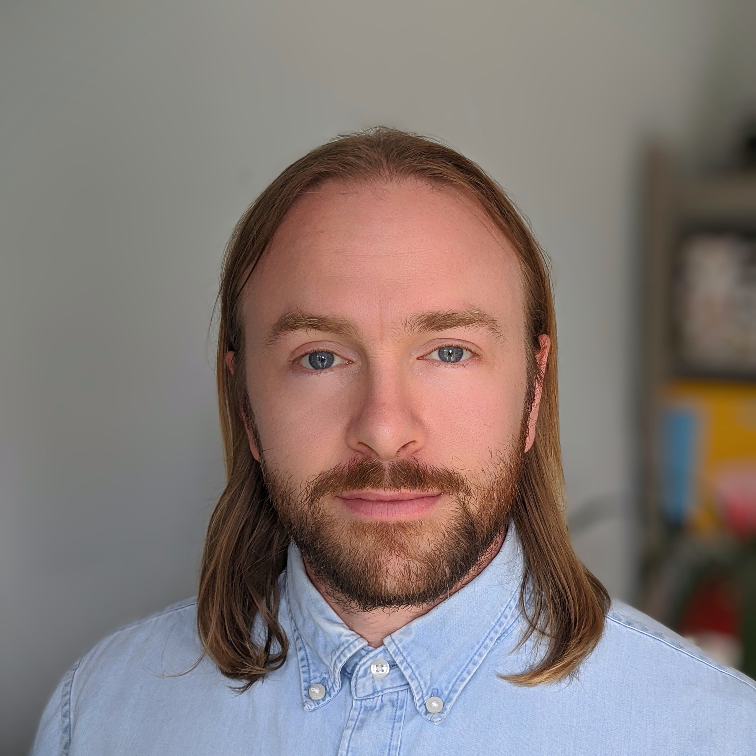 Mark Pavey headshot square